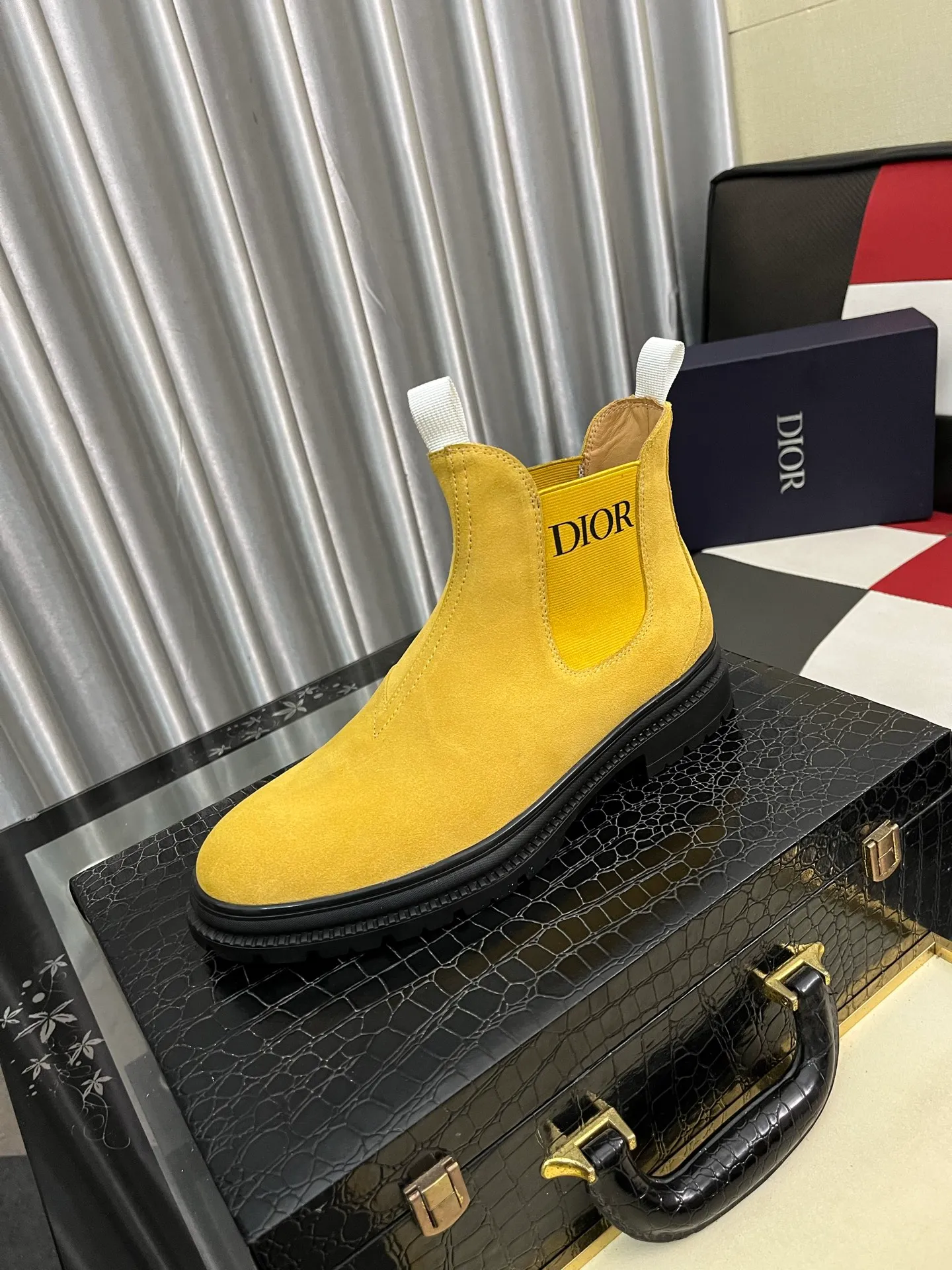 Men's shoes 💰500⌚️⌚️"Dior" Gaoban short boots ⚠️⚠️Top purchasing agents🔍🔍Men's 2023 HK counters are on sale simultaneously. Sole: The original sole is specially provided by the original factory. The exclusive movable molded sole is super comfortable. The original factory and the single product are handmade🔍🔍. The details determine the quality. We only make shoes with care. You can enter and exit the counter at will. Welcome to compare. 🇮🇹Size: 38-444️⃣Colors available